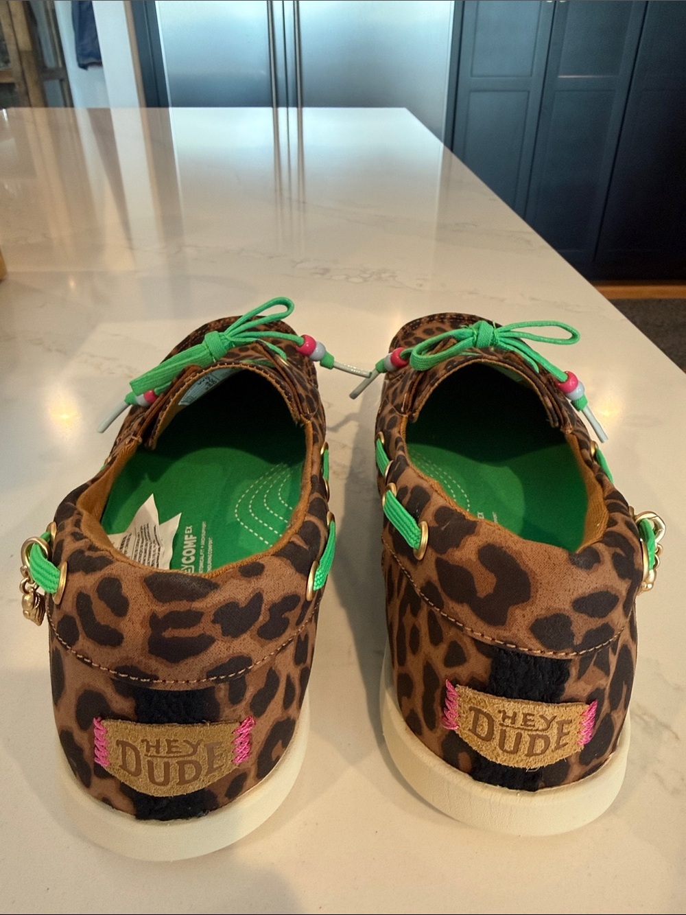 Hey Dude Womens Leopard Print Moccasin with Green Accents, size 9, NWOT - Picture 4 of 5